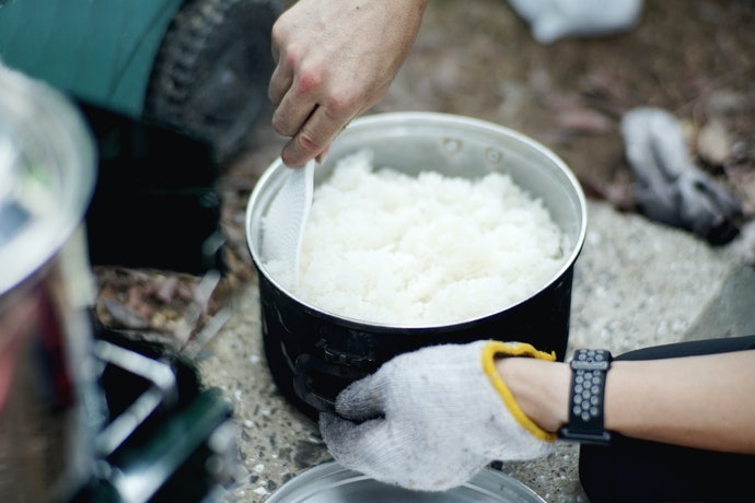 Bí Quyết Nấu Cơm: Ngâm Gạo Trước Khi Nấu