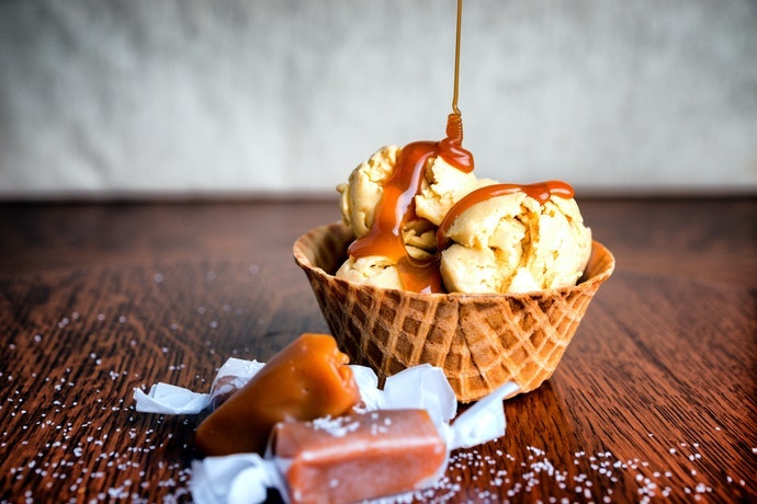 Sốt Caramel Tạo Vị Và Làm Topping Món Ngọt