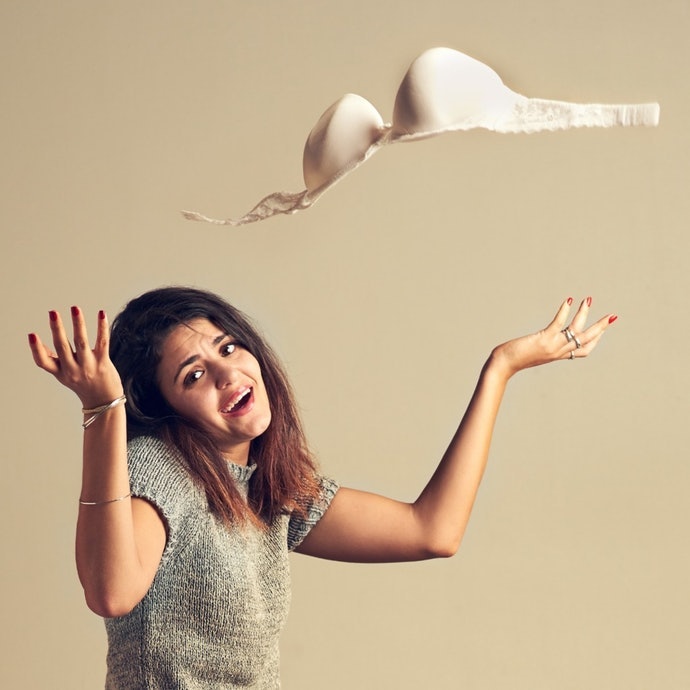 Nhược Điểm: Ngực Dễ Bị Chảy Xệ Khi Mặc Mỗi Ngày