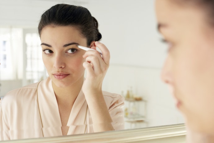 Kẻ Lông Mày Trước Khi Cắt Tỉa
