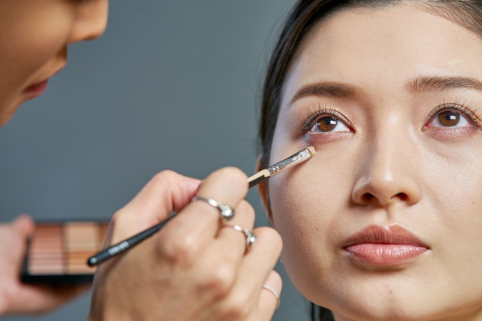 Tán Kem Từng Lớp Mỏng Giúp Trang Điểm Tự Nhiên