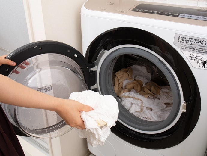 Chỉ Cho Lượng Quần Áo Vừa Đủ Vào Lồng Giặt