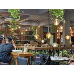 Nhã Nam Books N' Coffee