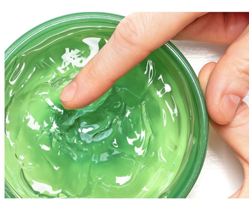 Calming and Moisturizing Aloe Vera Pure 99% Soothing Gel 2