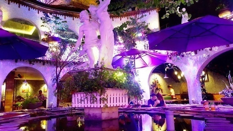Oasis Cafe Lê Văn Sỹ 1