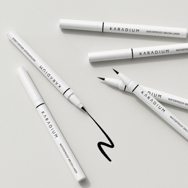 Kẻ Mắt Nước Waterproof Brush Liner  2