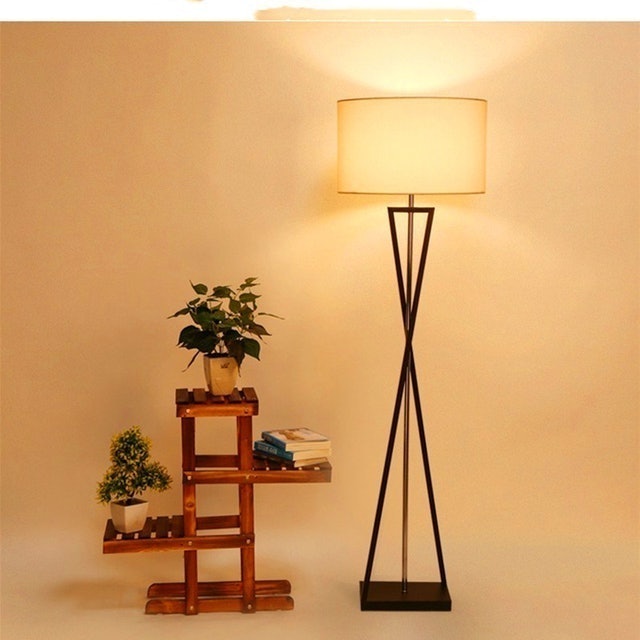 Đèn Cây Đứng Thân Xoắn 1