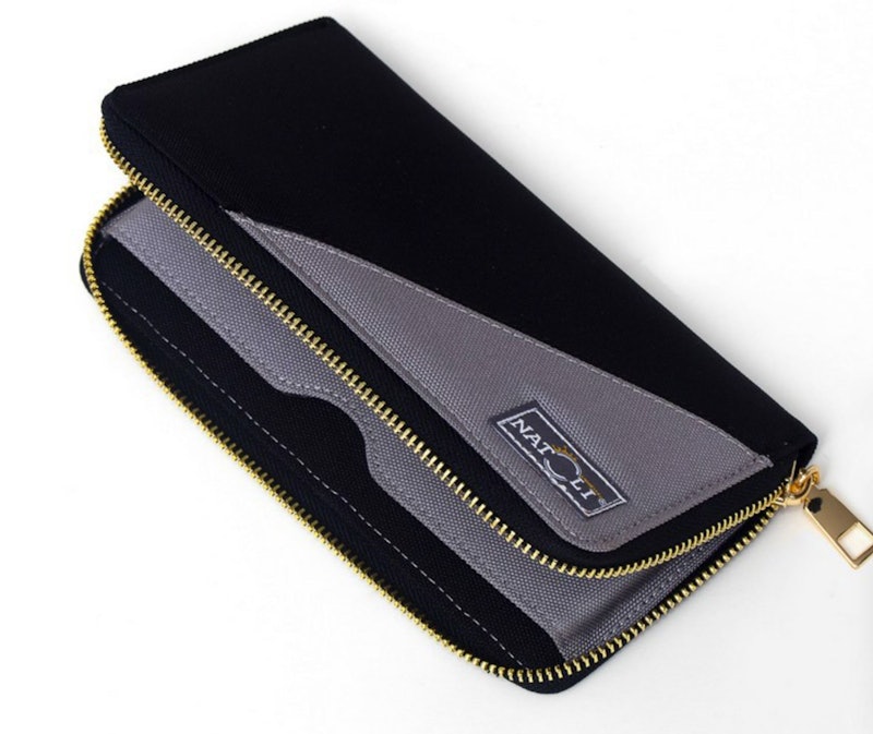 The Zipper Wallet 1