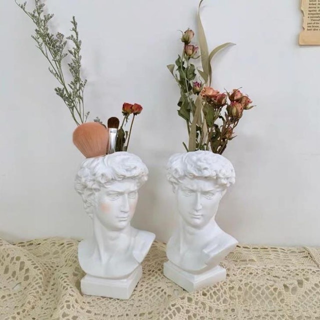 Bình Hoa Hình Tượng David 1