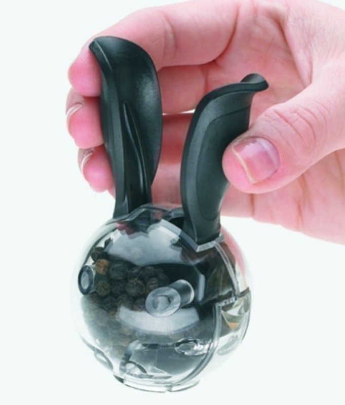 Dụng Cụ Xay Tiêu Cầm Tay Tai Thỏ Mini Magnetic PepperBall 2