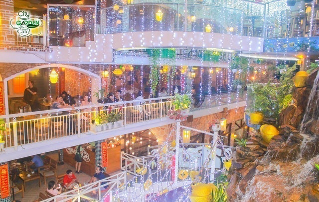 Top 10 Quán Cafe Sân Vườn Đẹp ở Sài Gòn (Cú Trên Cây, Du Miên) 3