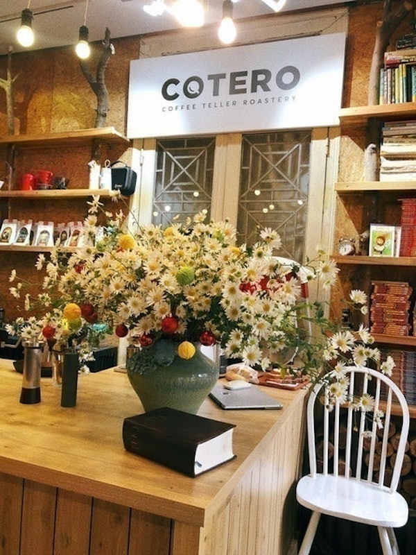 Hoa 10 Giờ Floral & Book Café 2