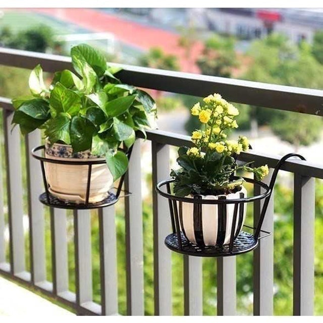 Kệ Để Cây Móc Treo Ban Công 1