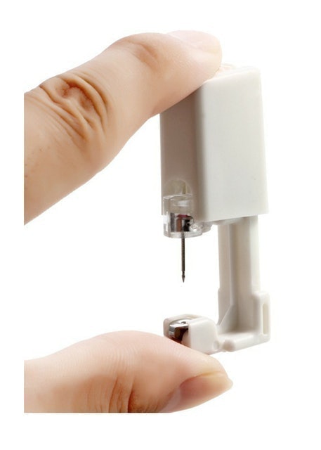 Dụng Cụ Bấm Khuyên Tai Dùng Một Lần 2