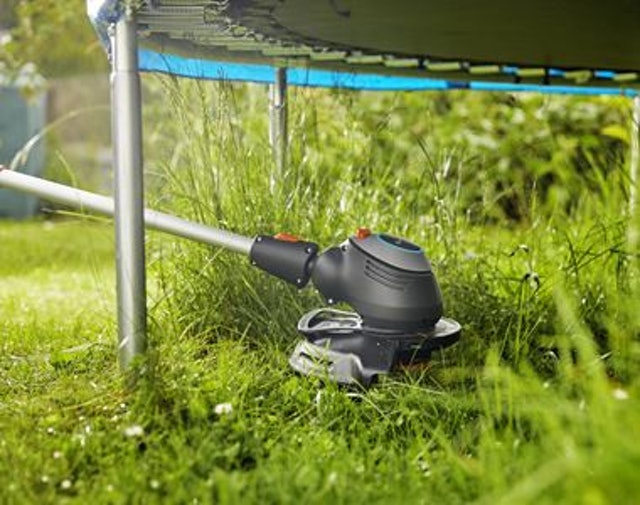 Máy Cắt Cỏ Điện Gardena PowerCut 650/28 2