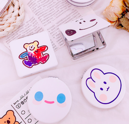 Gương Trang Điểm Mini Hai Mặt Gấp Gọn  3