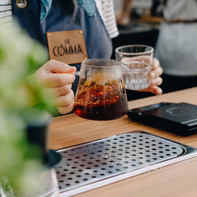 Cafe Sách The Comma Coffee 4