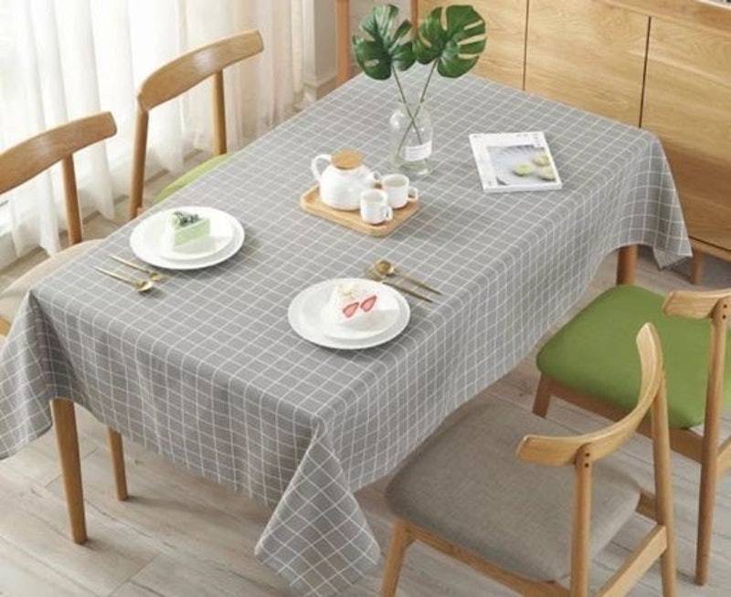 Khăn Trải Bàn Họa Tiết Caro Xám 1