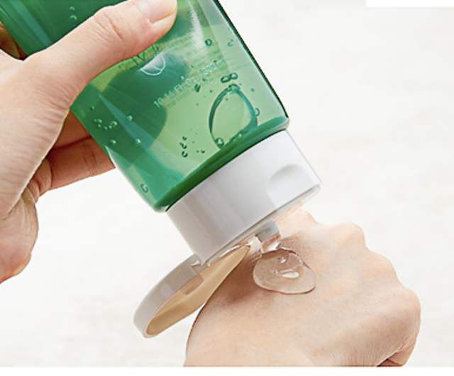  Innisfree Aloe Revital Soothing Gel  2