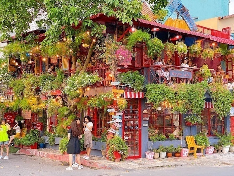 Bonjour Cafe The Art 1