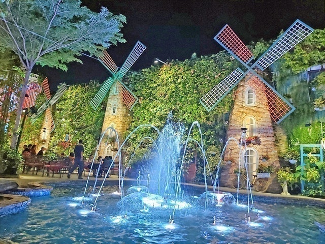 Family Gardens Cafe 2