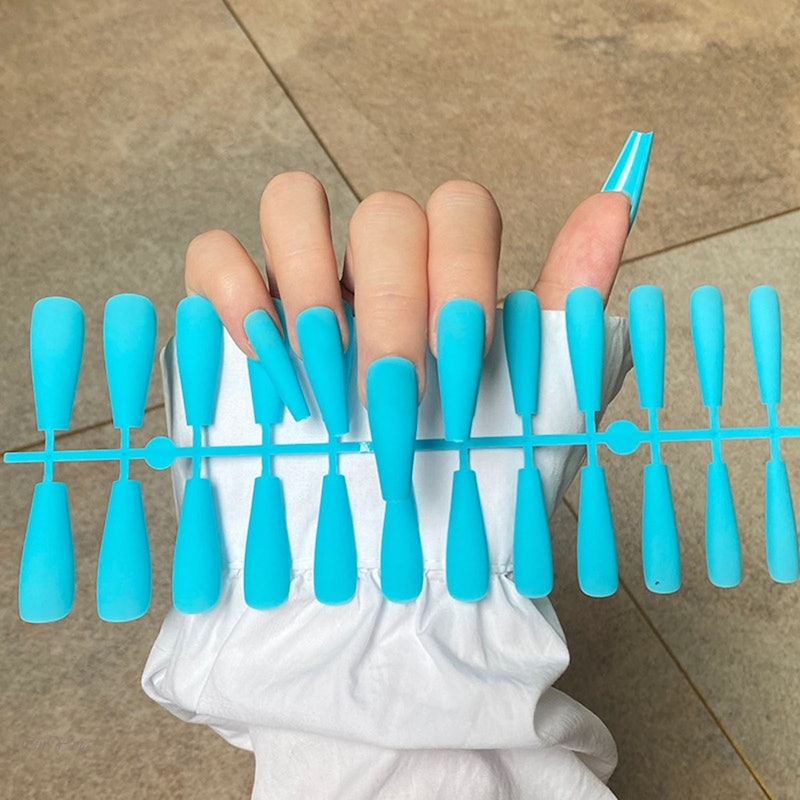 Móng Tay Giả Nhám Siêu Dài 2