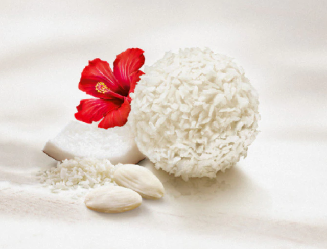 Bánh Socola Trắng Bọc Dừa Raffaello 2