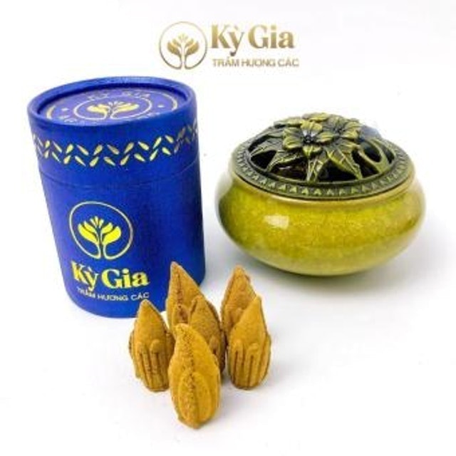 Nụ Trầm Hương  1