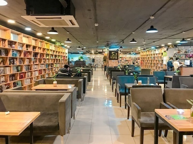Top 10 Cafe Sách Yên Tĩnh, View Đẹp ở Hà Nội (Biblio, Tranquil, The Bookworm Hanoi) 1