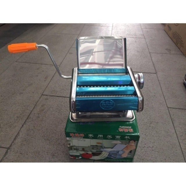 Máy Làm Mì Sợi Quay Tay  2