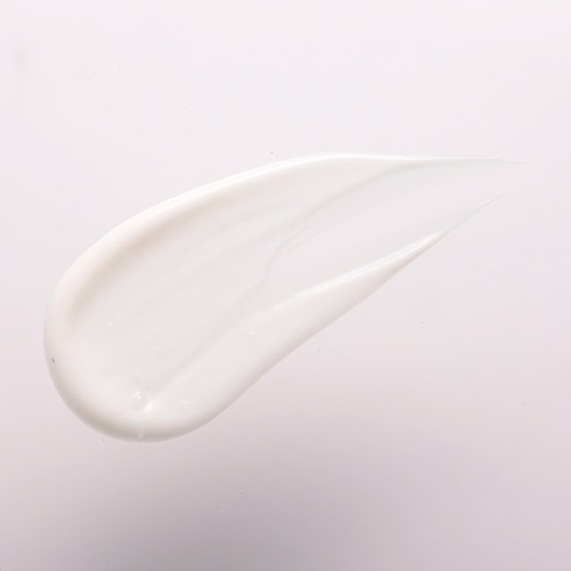 Medicated Whitening Sunscreen Milk 6