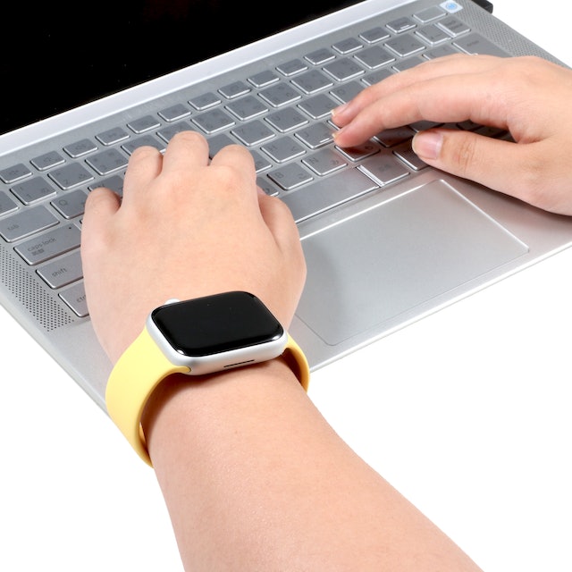 Đồng Hồ Thông Minh Apple Watch Series 8 GPS + Cellular 4
