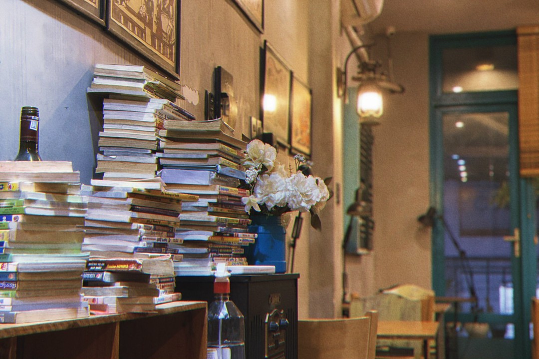 Cafe Sách Slowee Coffee & Books 3