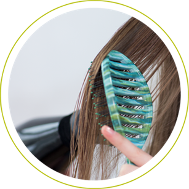 Lược Gỡ Rối Và Làm Khô WET BRUSH Flex Dry 2