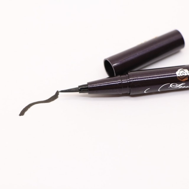 Kiss Me Heroine Make Smooth Liquid Eyeliner 2