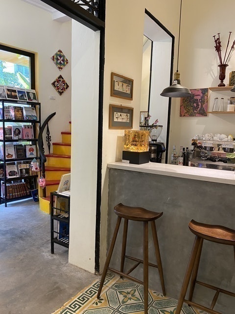Top 10 Cafe Sách Yên Tĩnh, View Đẹp ở Hà Nội (Biblio, Tranquil, The Bookworm Hanoi) 5