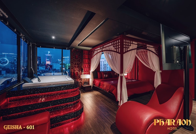 Khách Sạn Tình Yêu Pharaon 1