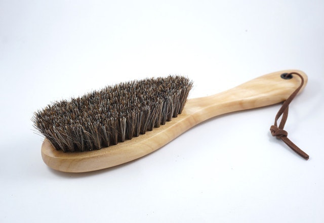 Bàn Chải Đánh Giày Lông Ngựa Cán Gỗ Tự Nhiên 1