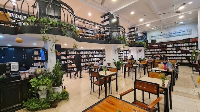 Café Thư Viện Sách Đông Tây 2