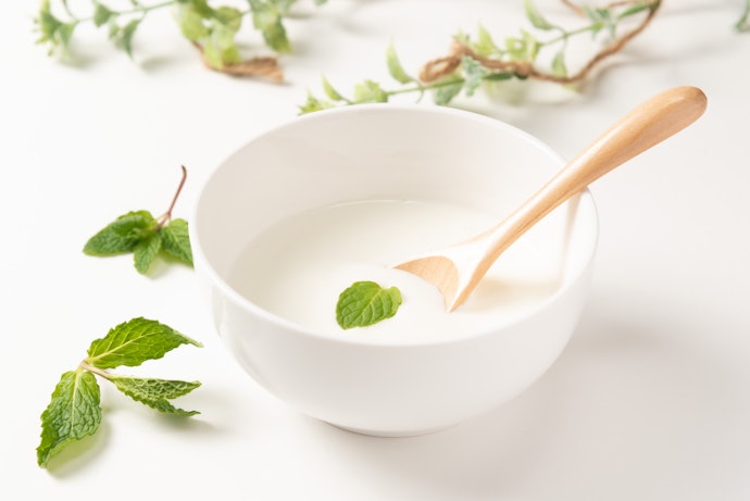 Sữa Chua Không Đường + Tinh Bột Nghệ: Dưỡng Trắng Da