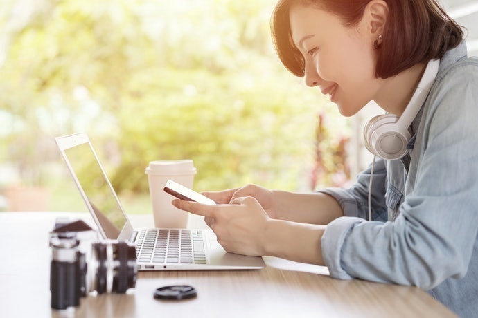 Chia Sẻ Sang Điện Thoại Với Kết Nối Wi-Fi Hoặc Bluetooth