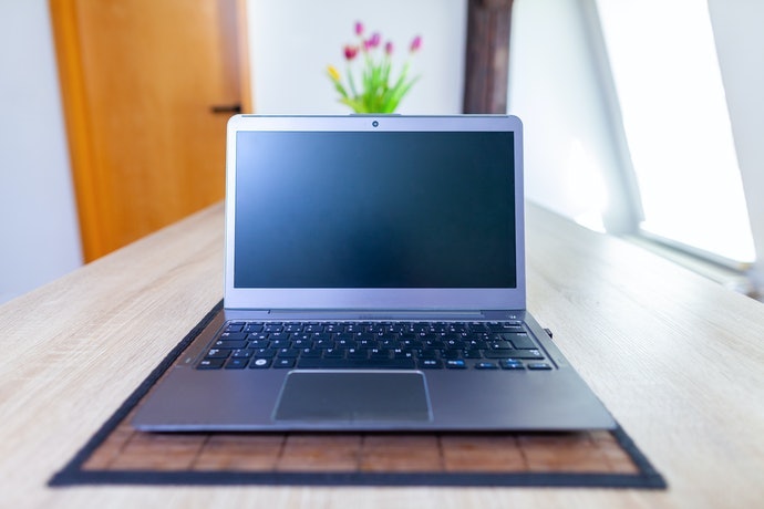 Chọn Kích Thước Màn Hình Phù Hợp. Thường Mang Theo Nên Chọn Dưới 15inch
