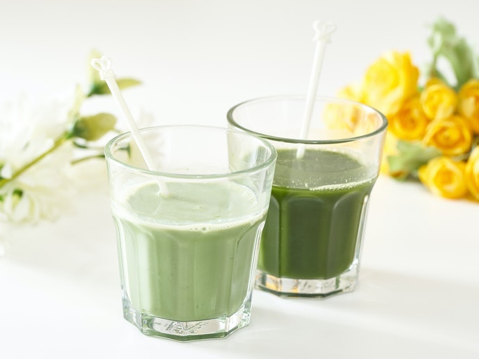 Pha Với Sữa Bò Hoặc Sữa Đậu Nành: Làm Giảm Đi Mùi Rau Xanh