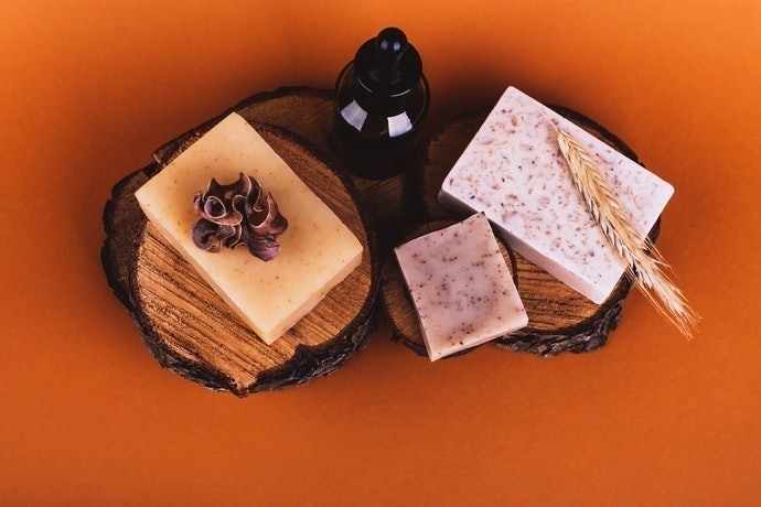 Chọn Loại Có Mùi Bạc Hà, Hương Gỗ, v.v. Để Khử Mùi Hôi