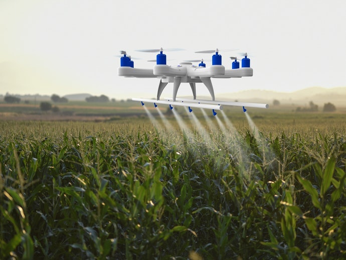 Drone Phun Thuốc: Sử Dụng Trong Nông Nghiệp, Kiểm Tra Máy Móc