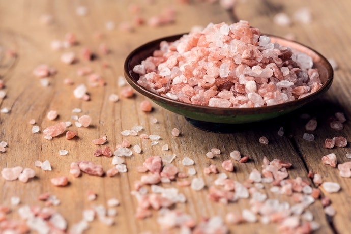 Hạt Scrub Muối Biển, Muối Tắm: Phù Hợp Cho Người Có Da Dầu, Khuỷu Tay Hay Đầu Gối Dày Sửng, Thô Ráp