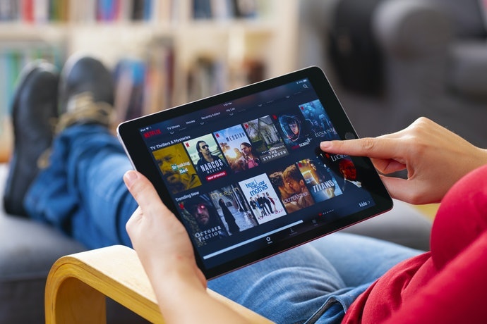 Máy Tính Bảng 10 Inch Trở Lên: Độ Phân Giải Full HD hoặc Hơn
