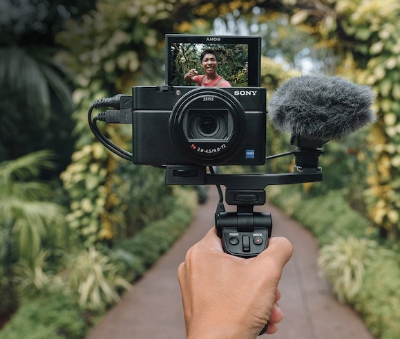 Kiểm Tra Khả Năng Quay Video. Chọn Camera Có Chống Rung Để Vừa Đi Vừa Quay