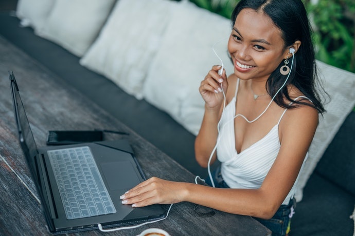 Chú Ý Đến Kiểu Micro Gắn Kèm: Tích Hợp Hay Mic Rời?