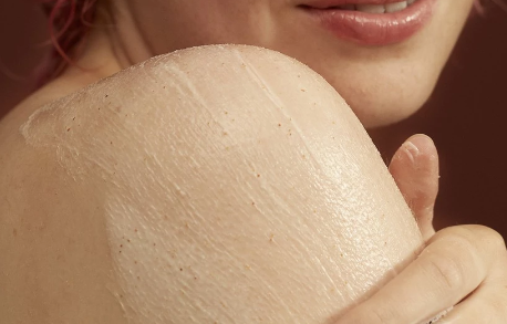 Dưỡng Sáng Da: Các Thành Phần Có Công Dụng Dưỡng Trắng Như Vitamin C, Arbutin, v.v.